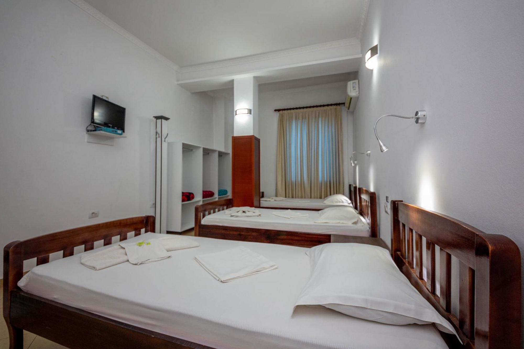 Hotel Shpella 培拉特 外观 照片