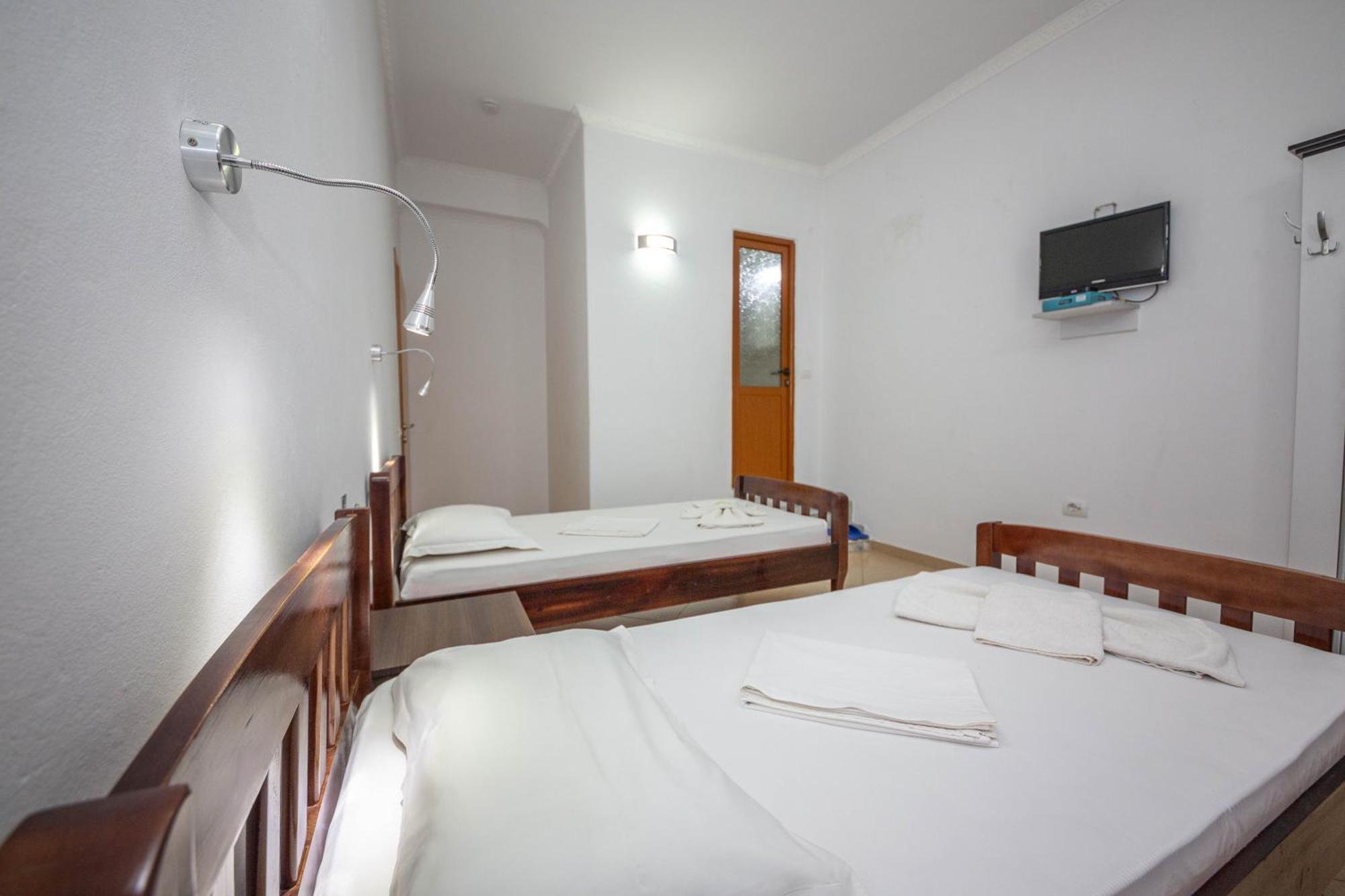 Hotel Shpella 培拉特 外观 照片