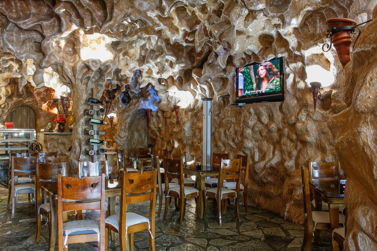Hotel Shpella 培拉特 外观 照片